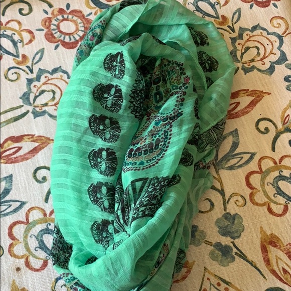 Scarf - Picture 2 of 5